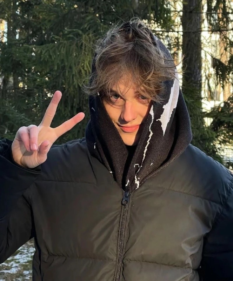 handsome boy pic 18 years old 18