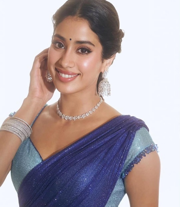 janhvi kapoor sexy pic 23