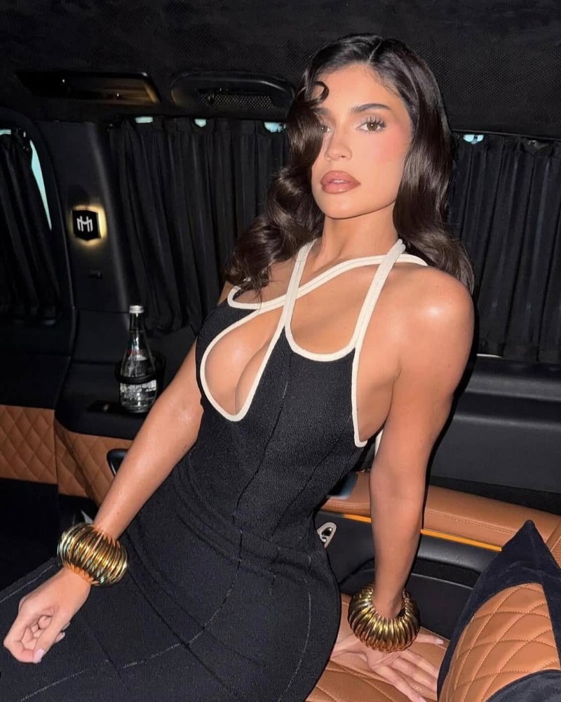 kylie jenner sexy pics 1