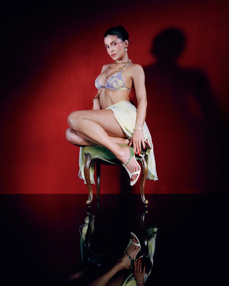 kylie jenner sexy pics 17