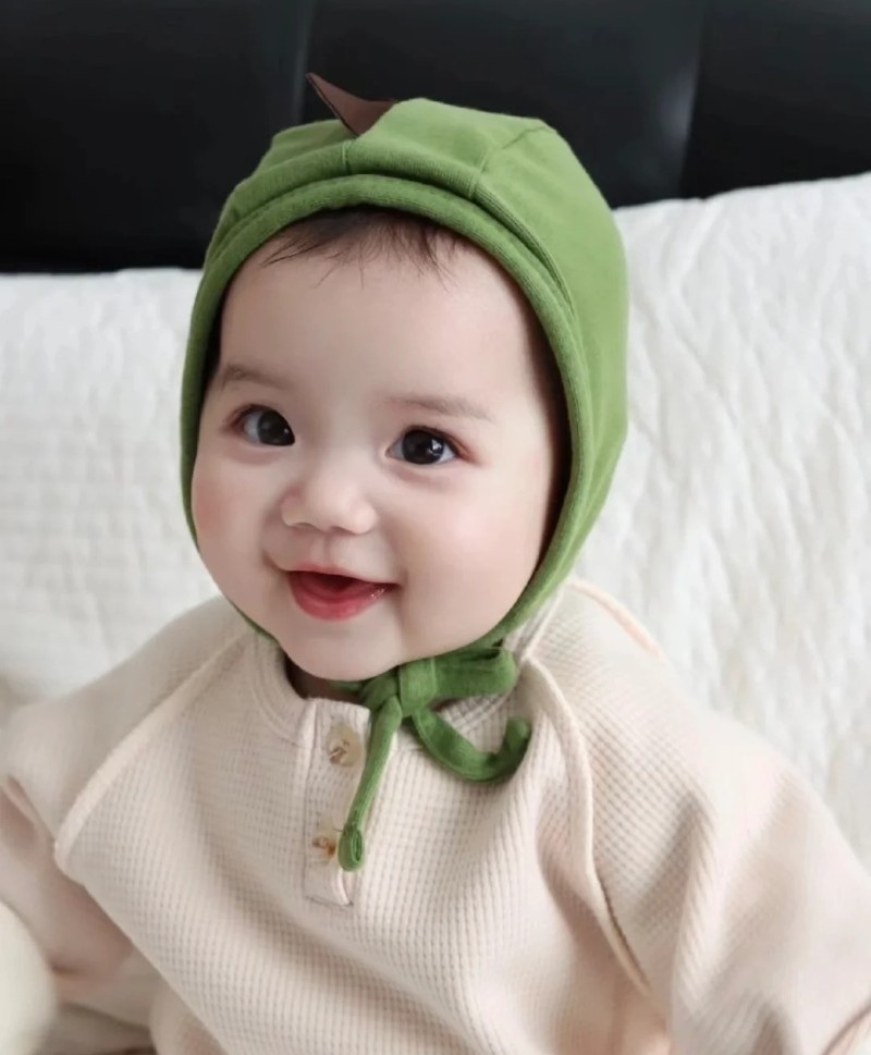 love cute baby photos with a smile
