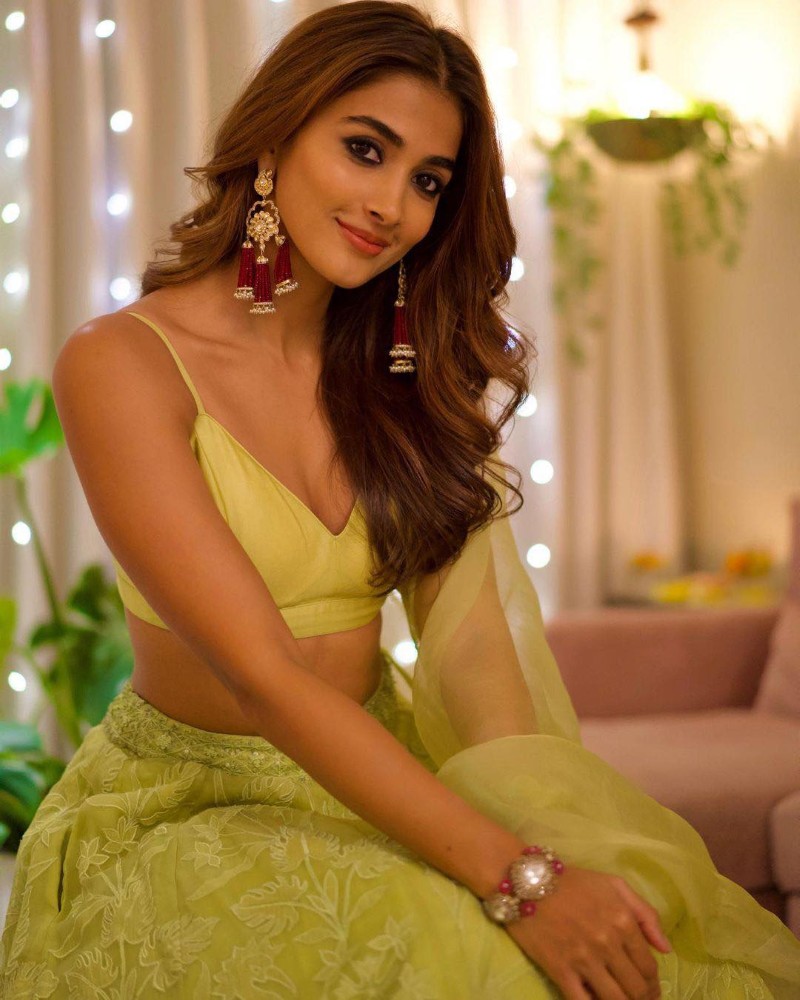 pooja hegde sexy pics 33