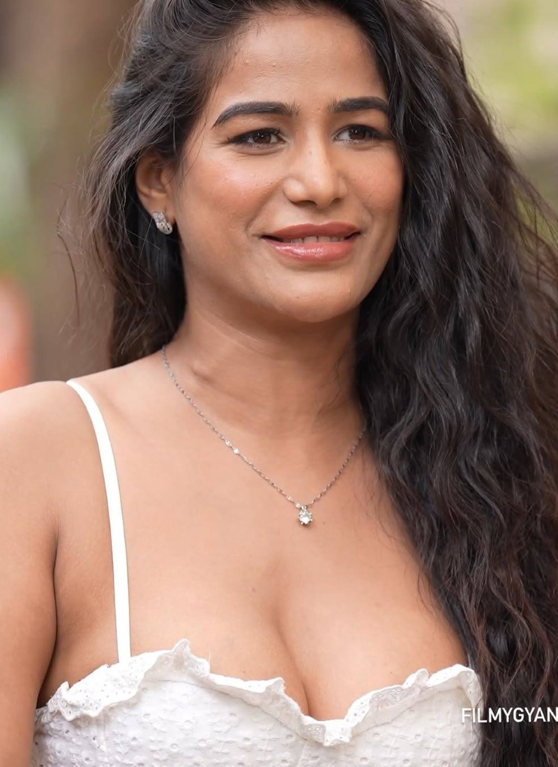 poonam pandey sexy pics 38