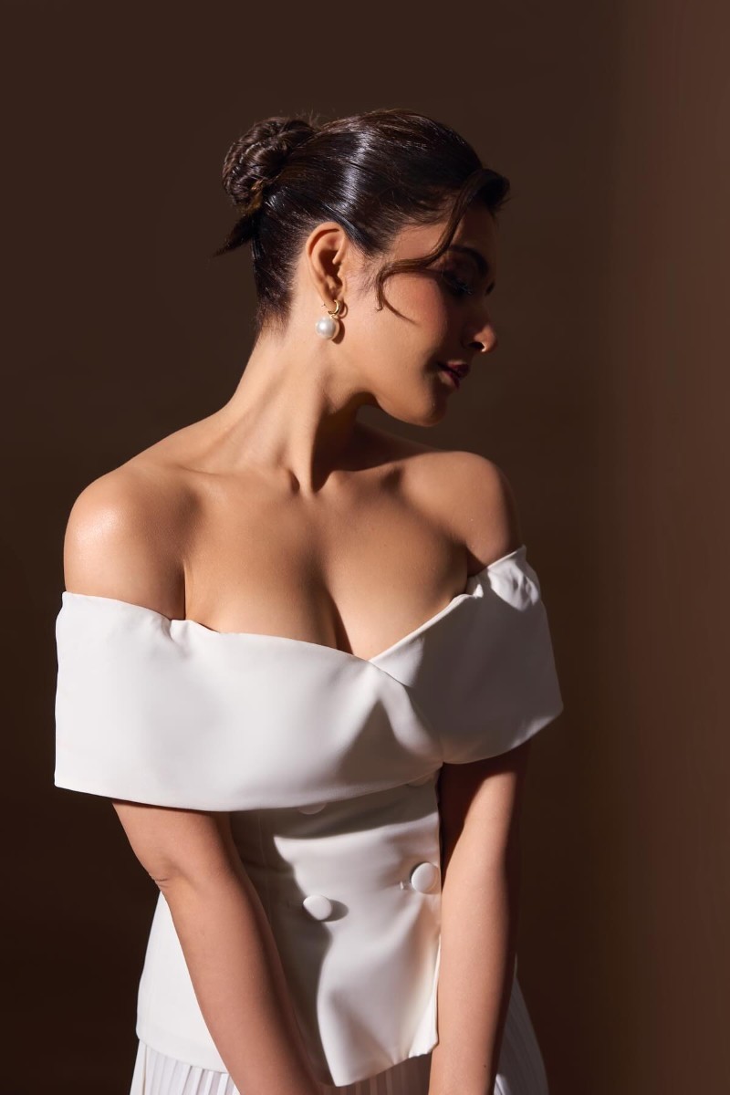 rashi khanna sexy pics 3