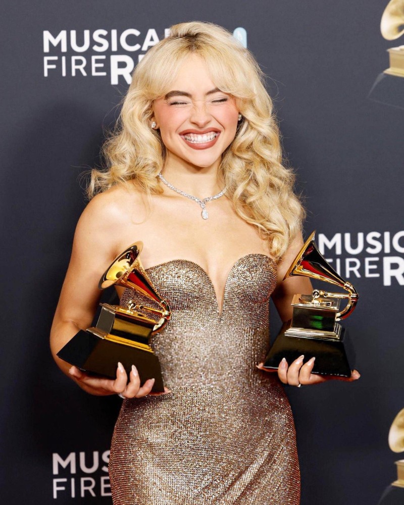 sabrina carpenter sexy pics 26