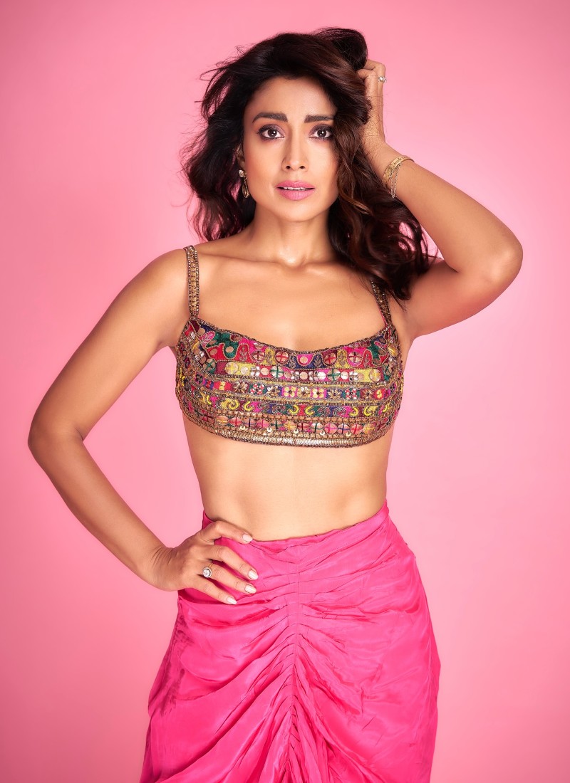 shreya saran sexy pics 12