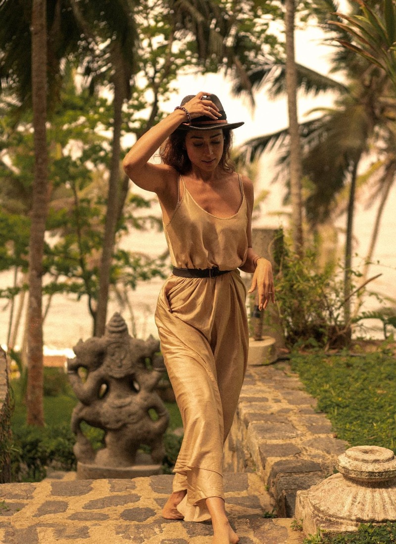 shreya saran sexy pics 7