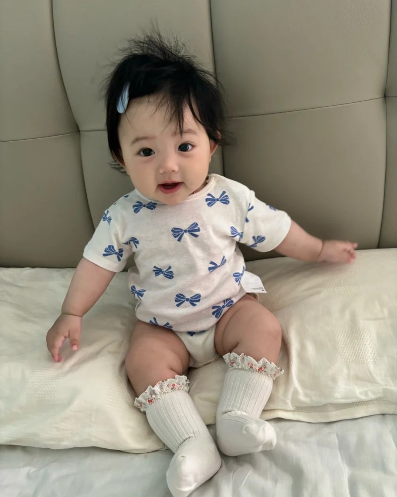 smile cute baby girl 1