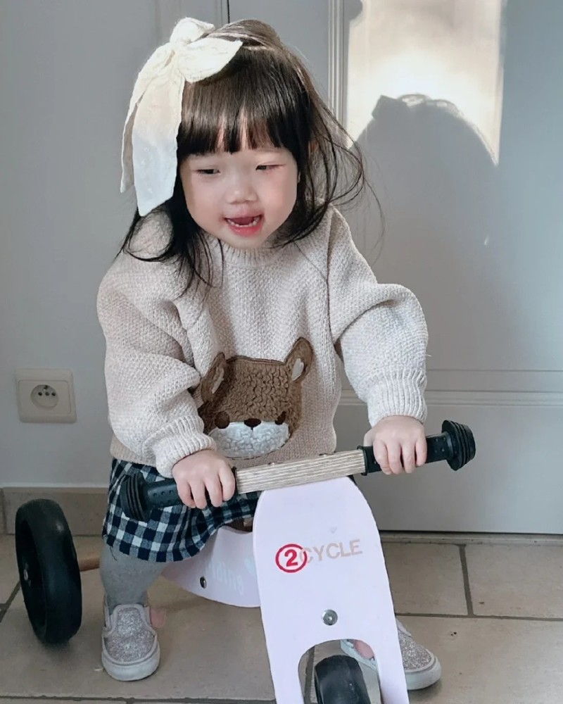 smile cute baby girl 18
