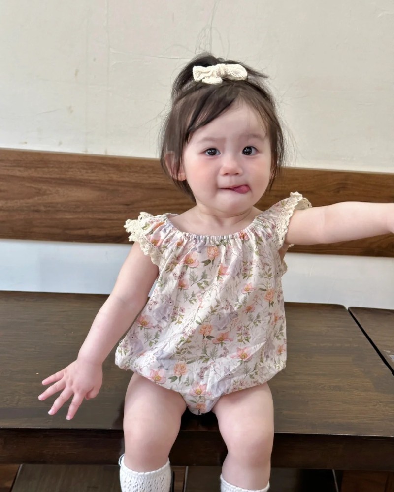 smile cute baby girl 30