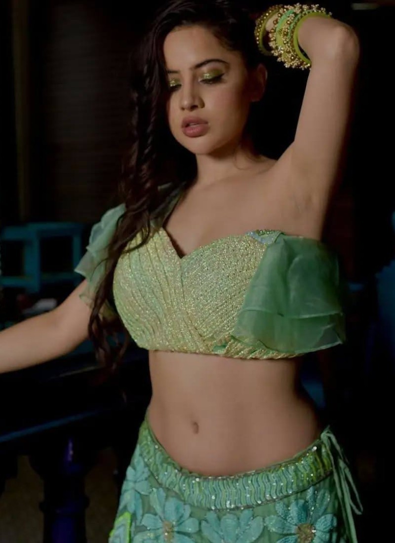 urfi javed sexy pics 33